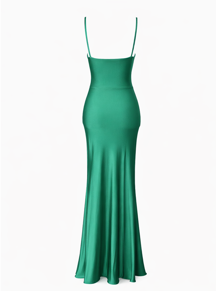 Vestido esmeralda liso con tirantes delgados y tela satinada