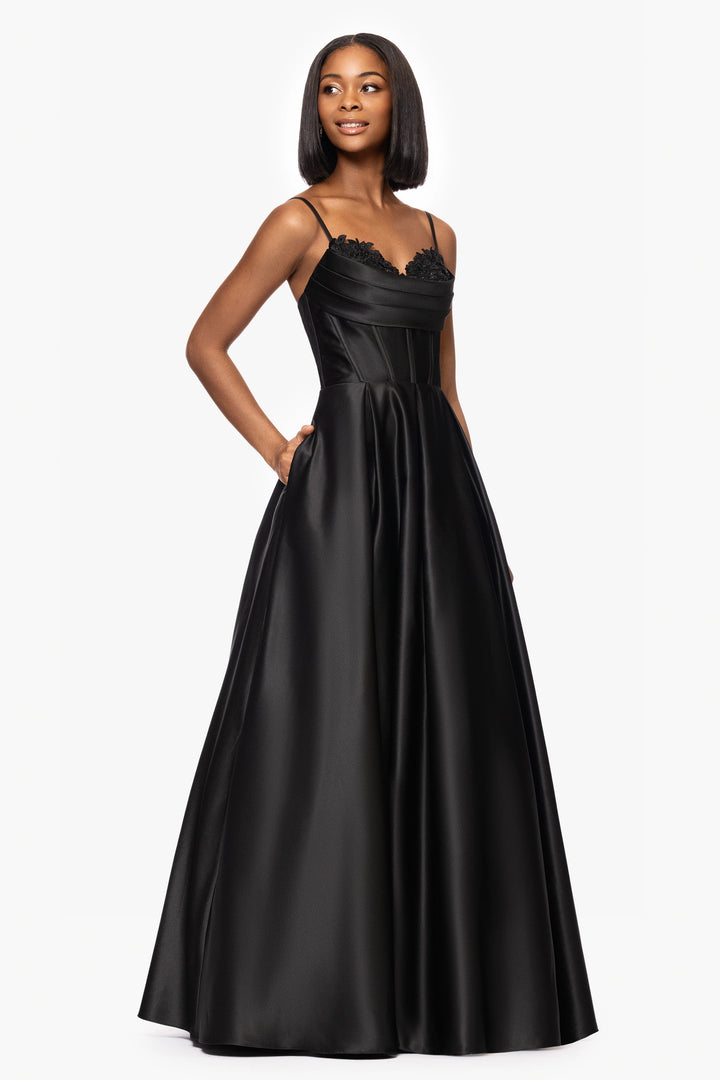 Vestido de noche felicity negro con tirantes y encaje