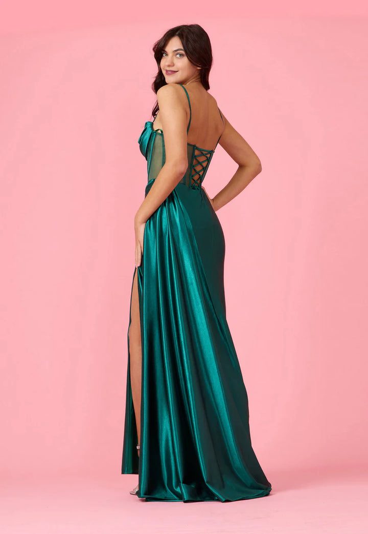 Vestido de noche Macarena color verde esmeralda satín