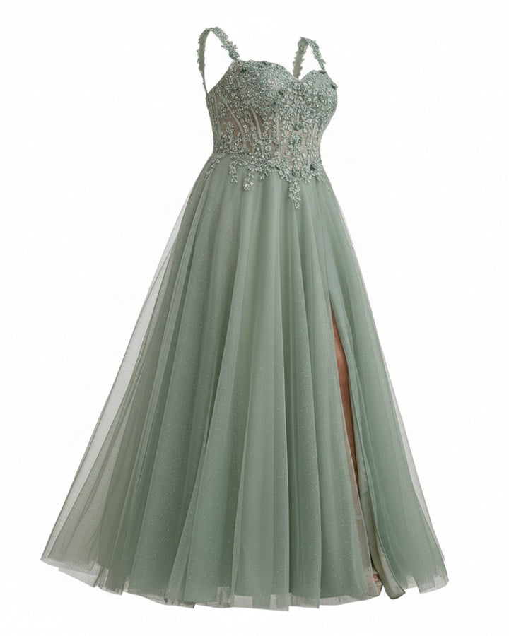 Vestido de noche Valentina verde salvia pedrería y floral curvy