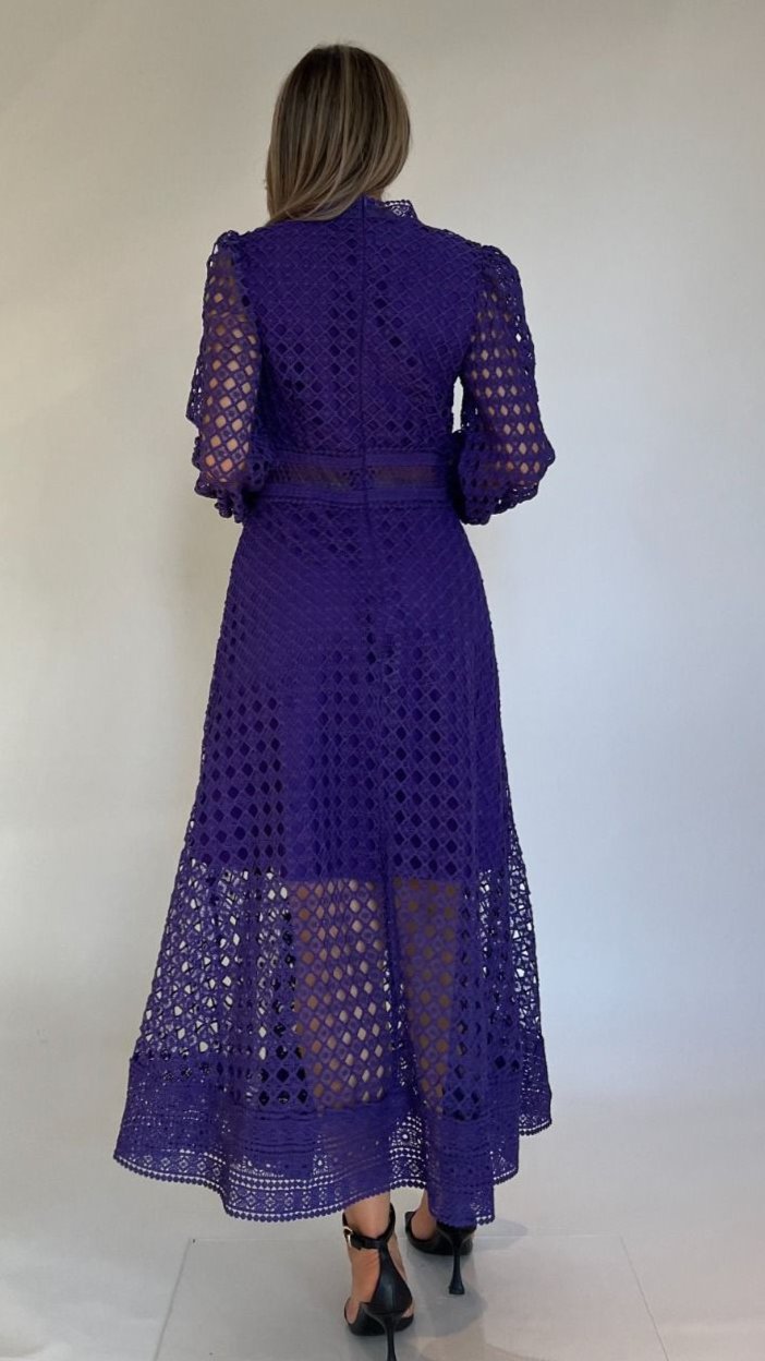 VESTIDO BERILA MORADO CROCHET MIDI